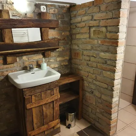 Neptun Porta Es Vendeghaz Apartment